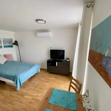 With A Terrace And Ac In The Center Апартаменты *