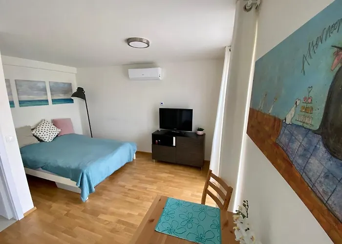 With A Terrace And Ac In The Center Апартаменты *